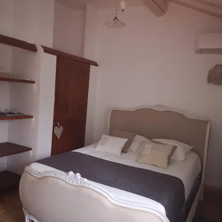 Des Cosme Aramon